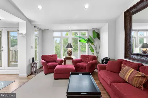 Living - 9314 Colesville Road Aly, Silver Spring, MD 20901 photo 4 of 8