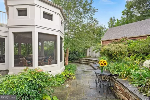 Exterior - 9314 Colesville Road Aly, Silver Spring, MD 20901 photo 15 of 29