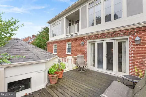 Exterior - 9314 Colesville Road Aly, Silver Spring, MD 20901 photo 8 of 29