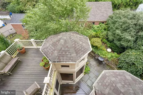 Exterior - 9314 Colesville Road Aly, Silver Spring, MD 20901 photo 10 of 29