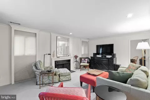 Living - 9314 Colesville Road Aly, Silver Spring, MD 20901 photo 7 of 8