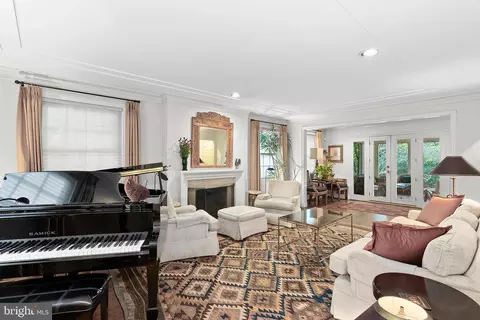 Living - 9314 Colesville Road Aly, Silver Spring, MD 20901 photo 1 of 8