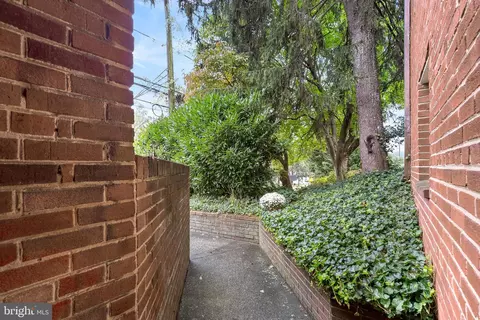 Exterior - 9314 Colesville Road Aly, Silver Spring, MD 20901 photo 19 of 29