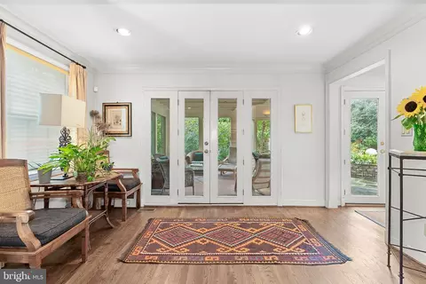 Entry Way - 9314 Colesville Road Aly, Silver Spring, MD 20901 photo 2 of 10