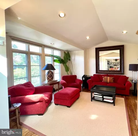 Living - 9314 Colesville Road Aly, Silver Spring, MD 20901 photo 8 of 8