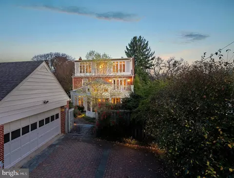 Exterior - 9314 Colesville Road Aly, Silver Spring, MD 20901 photo 24 of 29