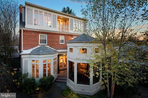 Exterior - 9314 Colesville Road Aly, Silver Spring, MD 20901 photo 25 of 29