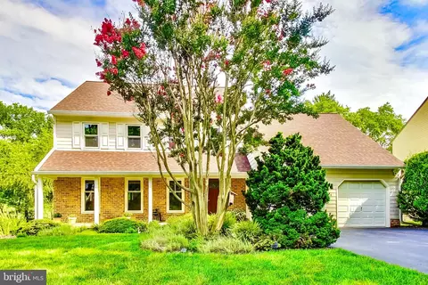 4 Farm Haven Ct, Rockville, MD 20852