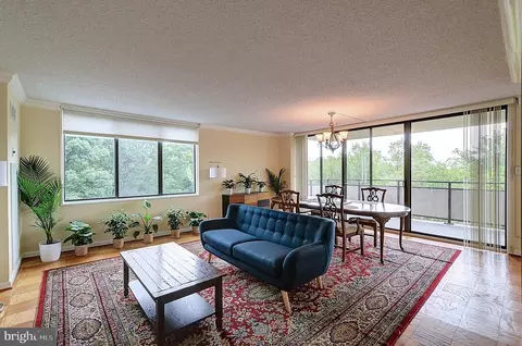 5225 Pooks Hill Rd #528N, Bethesda, MD 20814