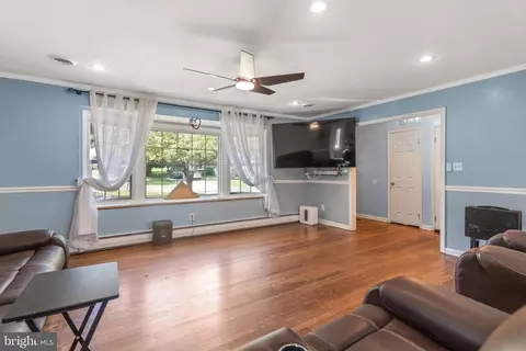Living - 1009 Nora Dr, Silver Spring, MD 20904 photo 2 of 2