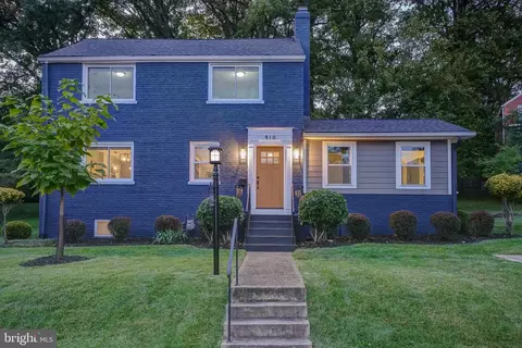 910 Anne St, Takoma Park, MD 20912