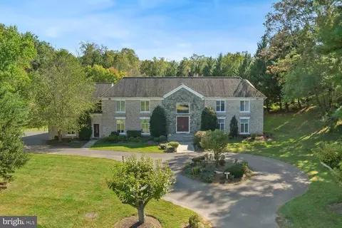 26 Piney Meetinghouse Ct, Potomac, MD 20854