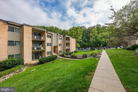 5111 Crossfield Ct #15, Rockville, MD 20852