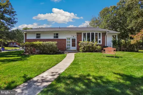 715 Kerwin Rd, Silver Spring, MD 20901