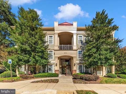 18711 Sparkling Water Dr #10-J, Germantown, MD 20874