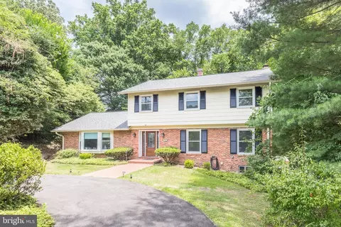 7707 Groton Rd, Bethesda, MD 20817