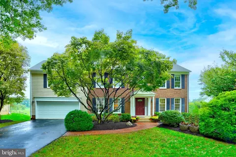 988 Farm Haven Dr, Rockville, MD 20852