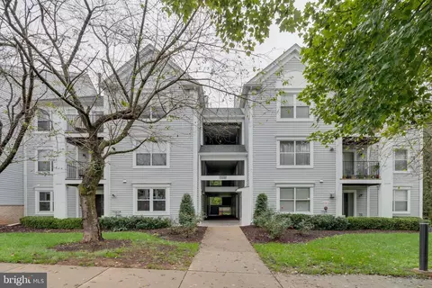 10007 Vanderbilt Cir #3, Rockville, MD 20850