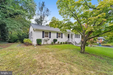 10610 Kinloch Rd, Silver Spring, MD 20903 photo 2