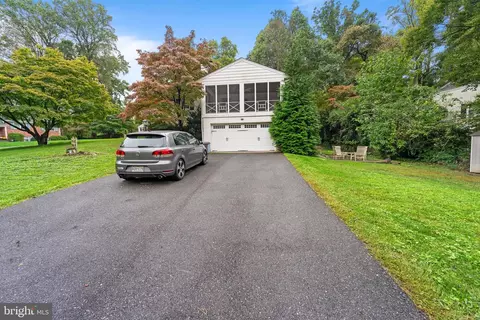 10610 Kinloch Rd, Silver Spring, MD 20903 photo 4