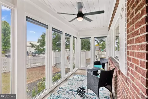 2001 Linden Ln, Silver Spring, MD 20910 photo 2