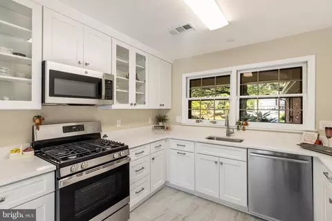 13904 N Gate Dr, Silver Spring, MD 20906 photo 11