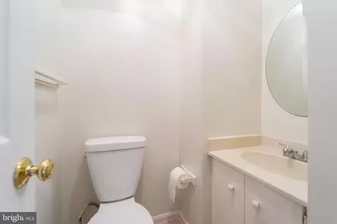 17 Long Green Ct, Silver Spring, MD 20906 photo 12
