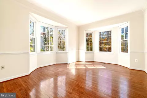 Living - 19328 Cissel Manor Dr, Poolesville, MD 20837 photo 6 of 8