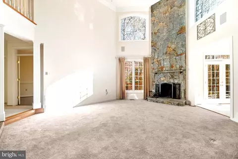 Living - 19328 Cissel Manor Dr, Poolesville, MD 20837 photo 2 of 8