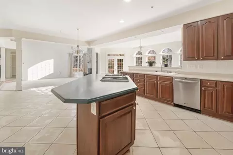 Kitchen - 19328 Cissel Manor Dr, Poolesville, MD 20837 photo 5 of 5