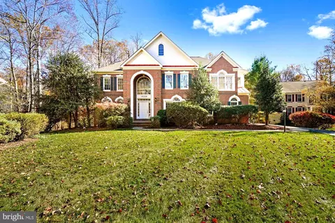 Exterior - 19328 Cissel Manor Dr, Poolesville, MD 20837 photo 2 of 13