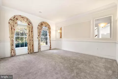 Living - 19328 Cissel Manor Dr, Poolesville, MD 20837 photo 7 of 8