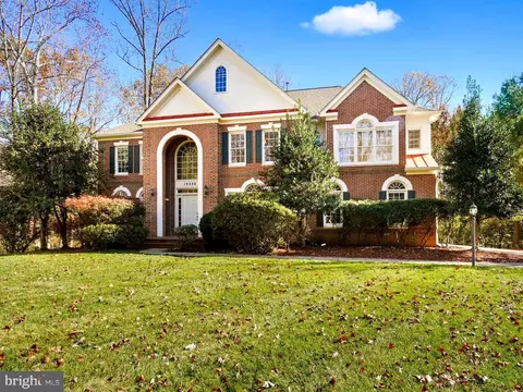 Exterior - 19328 Cissel Manor Dr, Poolesville, MD 20837 photo 3 of 13