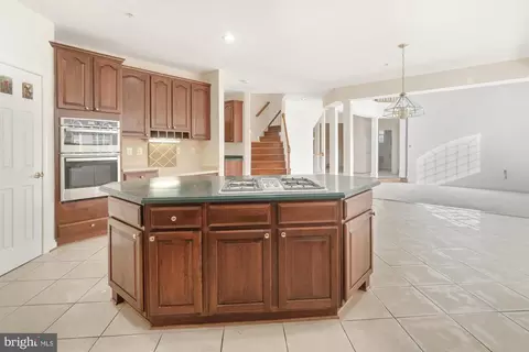 Kitchen - 19328 Cissel Manor Dr, Poolesville, MD 20837 photo 3 of 5