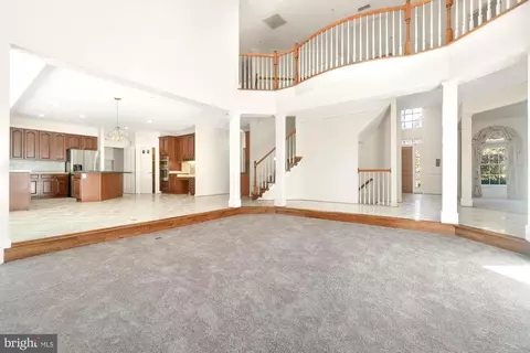 Living - 19328 Cissel Manor Dr, Poolesville, MD 20837 photo 3 of 8