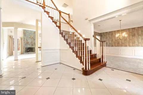 Entry Way - 19328 Cissel Manor Dr, Poolesville, MD 20837 photo 3 of 7