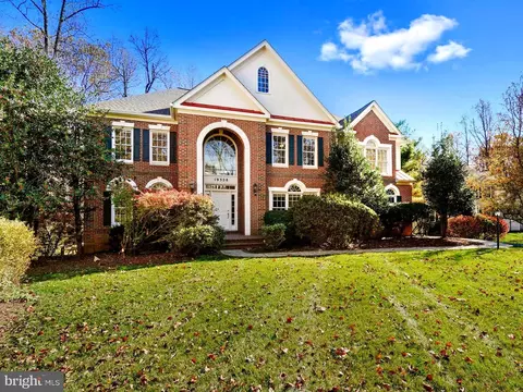 Exterior - 19328 Cissel Manor Dr, Poolesville, MD 20837 photo 4 of 13