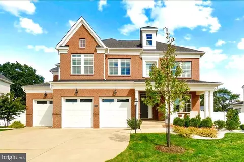 19901 Bodmer Ave, Poolesville, MD 20837