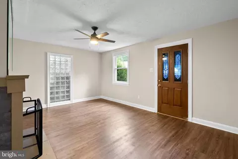 Living - 3005 Collins Ave, Silver Spring, MD 20902 photo 3 of 3