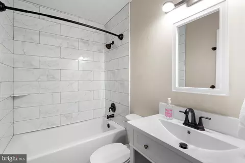 Bath - 3005 Collins Ave, Silver Spring, MD 20902 photo 1 of 1