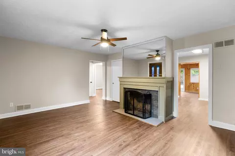 Living - 3005 Collins Ave, Silver Spring, MD 20902 photo 2 of 3