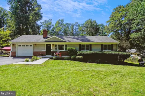 22820 Clarkbrooke Dr, Clarksburg, MD 20871