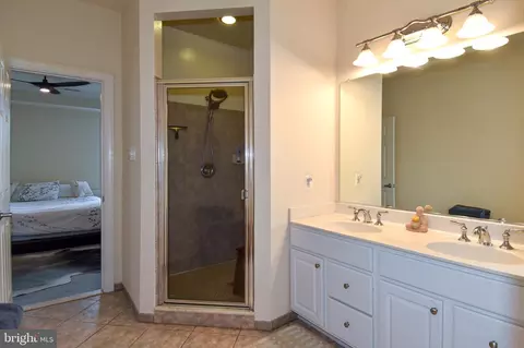 529 Cedar Spring St, Gaithersburg, MD 20877 photo 31