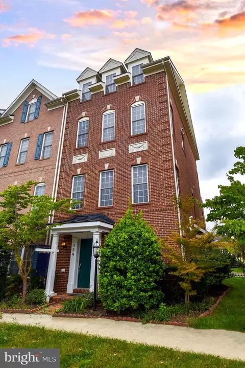 529 Cedar Spring St, Gaithersburg, MD 20877