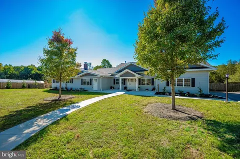 7611 Hawkins Creamery Rd, Gaithersburg, MD 20882