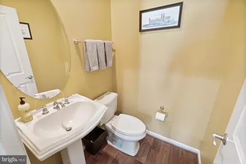 Entry Way - 17629 Cobb Ave, Poolesville, MD 20837 photo 5 of 8