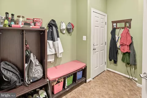 Entry Way - 17629 Cobb Ave, Poolesville, MD 20837 photo 4 of 8