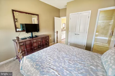 Bedroom - 17629 Cobb Ave, Poolesville, MD 20837 photo 2 of 5