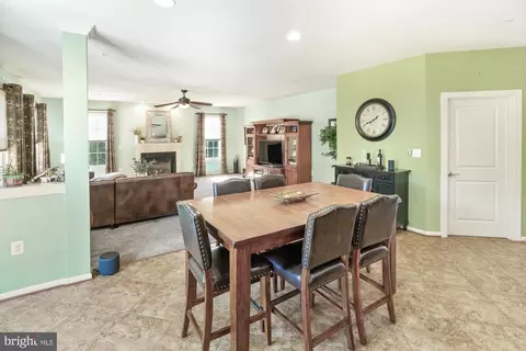 Dining - 17629 Cobb Ave, Poolesville, MD 20837 photo 2 of 3