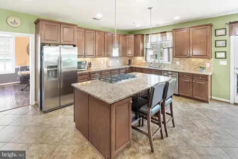 Kitchen - 17629 Cobb Ave, Poolesville, MD 20837 photo 1 of 4